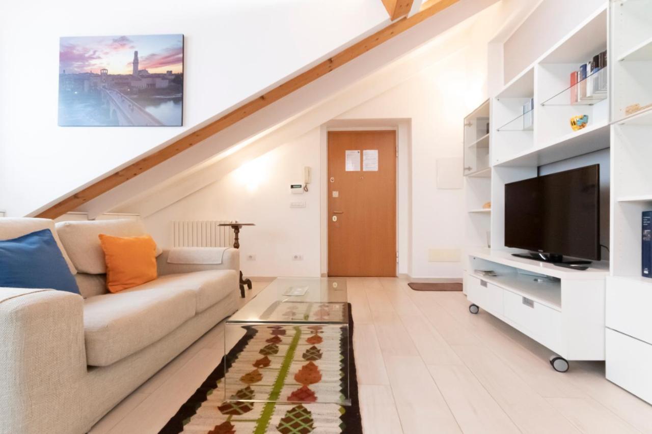 Appartement Mansarda Cola Milan